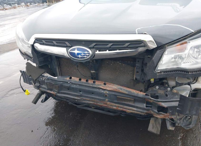 Photo 6 of 2018 Subaru Forester 2.5I (VIN JF2SJABC9JH431315)