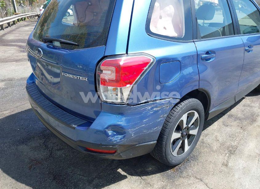 Photo 18 of 2018 Subaru Forester 2.5I (VIN JF2SJABC9JH525596)