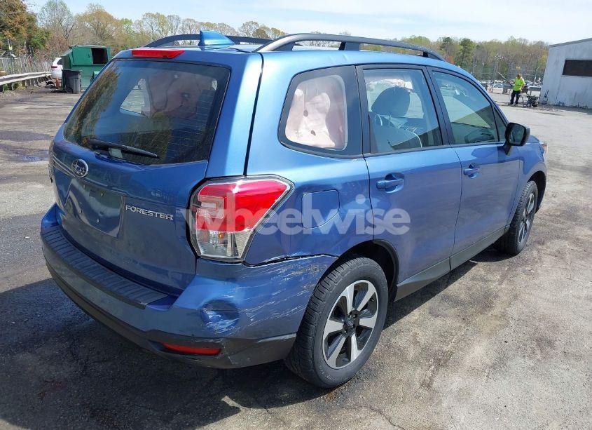 Photo 4 of 2018 Subaru Forester 2.5I (VIN JF2SJABC9JH525596)