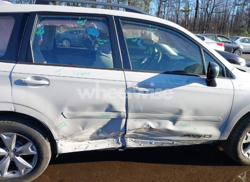 Photo 6 of 2016 Subaru Forester 2.5I (VIN JF2SJABCXGH500537)