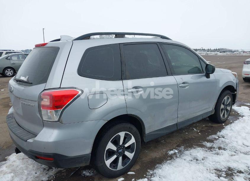 Photo 4 of 2017 Subaru Forester 2.5I (VIN JF2SJABCXHH448425)
