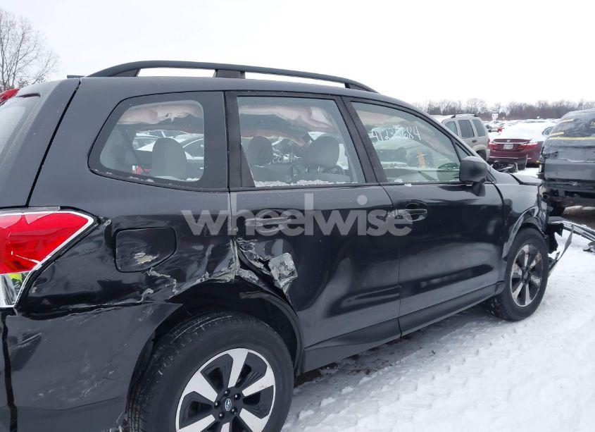 Photo 14 of 2018 Subaru Forester 2.5I (VIN JF2SJABCXJH525056)