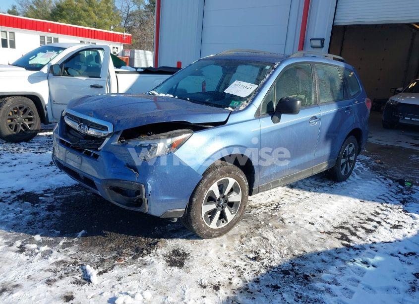 Photo 2 of 2018 Subaru Forester 2.5I (VIN JF2SJABCXJH585211)