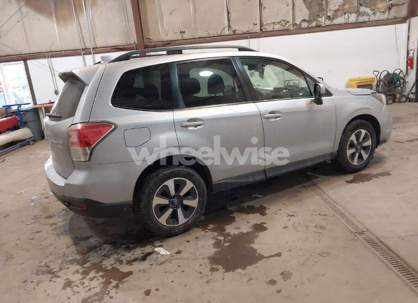 Photo 4 of 2017 Subaru Forester 2.5I PREMIUM (VIN JF2SJADC0HH537322)