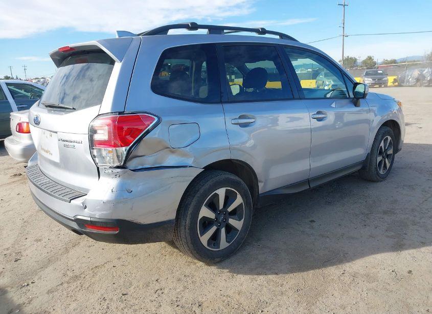 Photo 4 of 2017 Subaru Forester 2.5I PREMIUM (VIN JF2SJADC4HH416342)