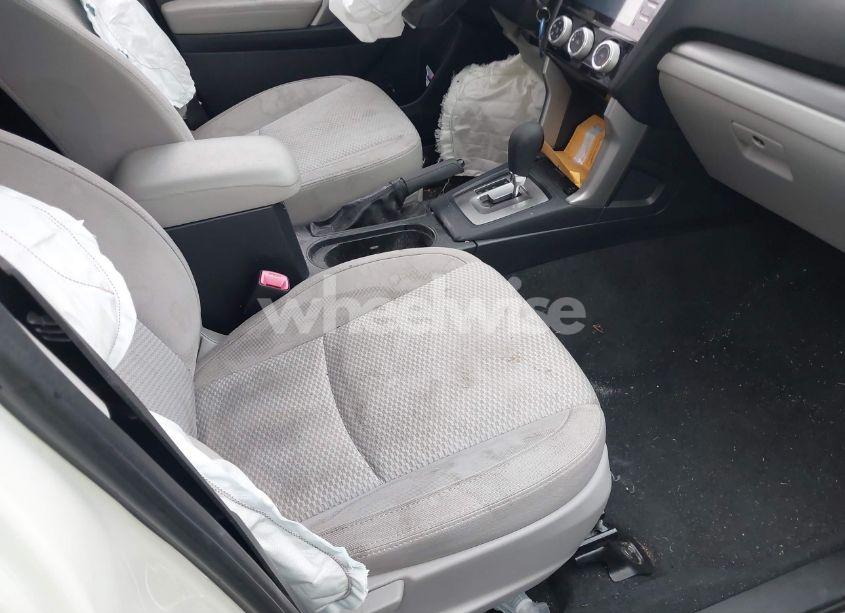 Photo 5 of 2016 Subaru Forester 2.5I PREMIUM (VIN JF2SJADC5GH565082)