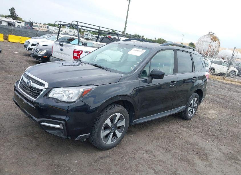Photo 2 of 2018 Subaru Forester 2.5I PREMIUM (VIN JF2SJADC9JH535574)