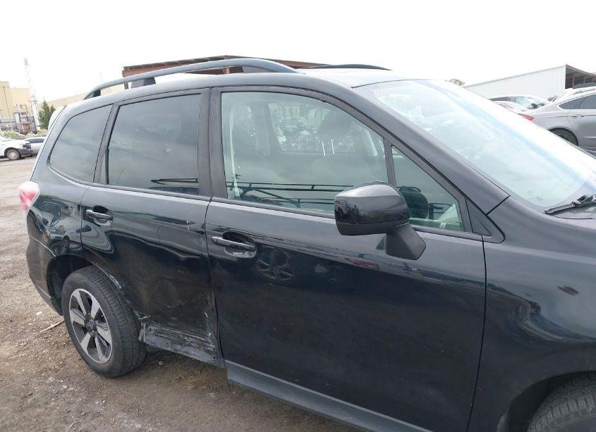 Photo 6 of 2018 Subaru Forester 2.5I PREMIUM (VIN JF2SJADC9JH535574)