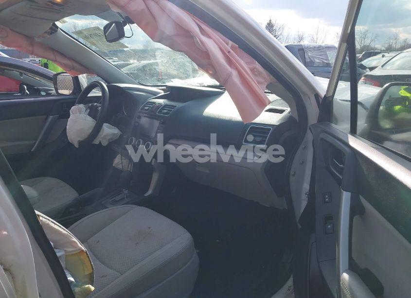 Photo 5 of 2016 Subaru Forester 2.5I PREMIUM (VIN JF2SJADCXGH429739)