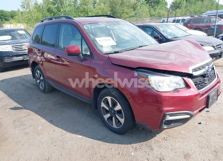 2017 Subaru Forester 2.5I PREMIUM (VIN JF2SJAEC0HG561320) main photo
