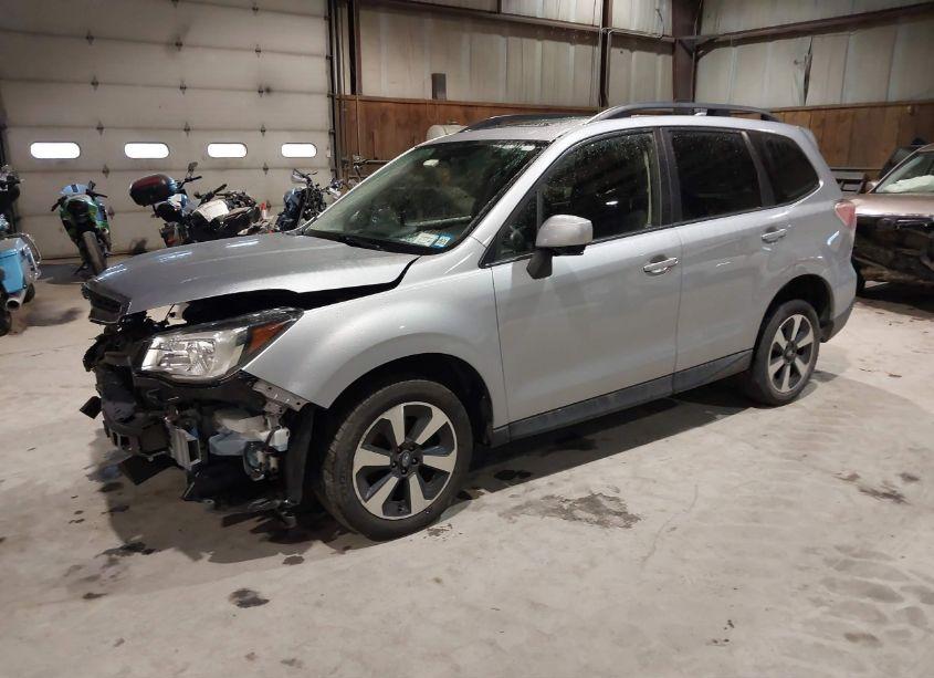 Photo 2 of 2017 Subaru Forester 2.5I PREMIUM (VIN JF2SJAEC0HH454908)