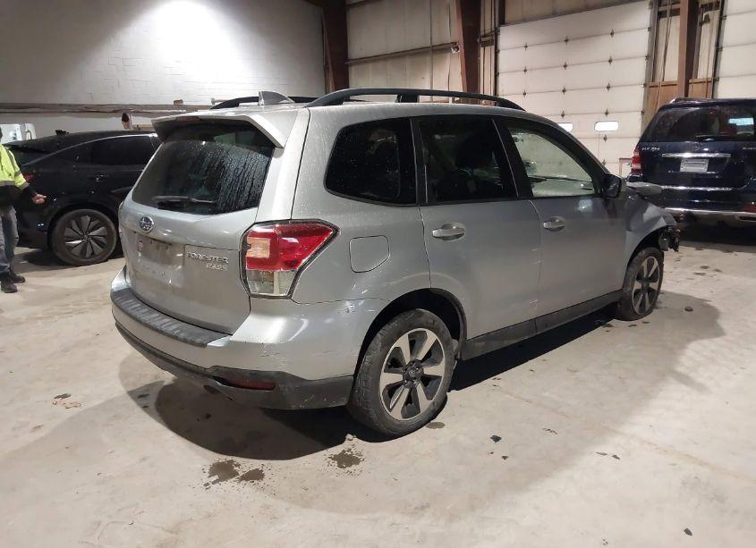 Photo 4 of 2017 Subaru Forester 2.5I PREMIUM (VIN JF2SJAEC0HH454908)