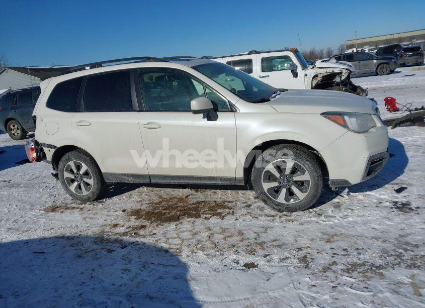 Photo 13 of 2017 Subaru Forester 2.5I PREMIUM (VIN JF2SJAEC0HH493711)