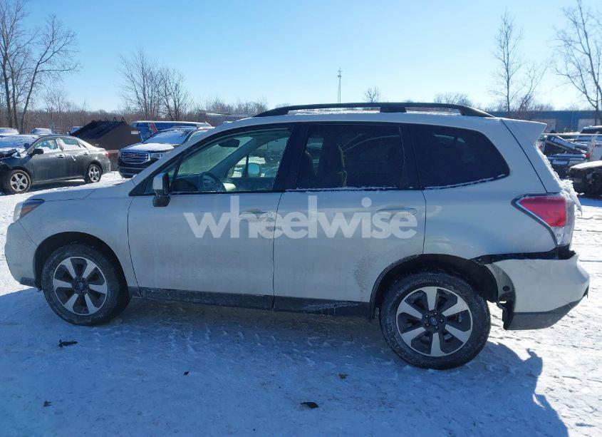 Photo 14 of 2017 Subaru Forester 2.5I PREMIUM (VIN JF2SJAEC0HH493711)