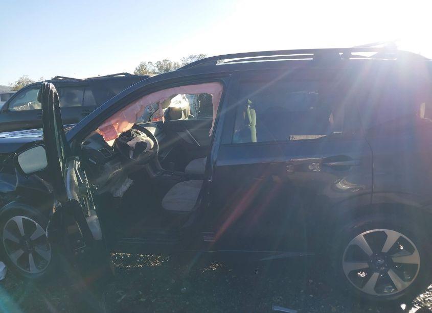 Photo 15 of 2018 Subaru Forester 2.5I PREMIUM (VIN JF2SJAEC0JH431764)