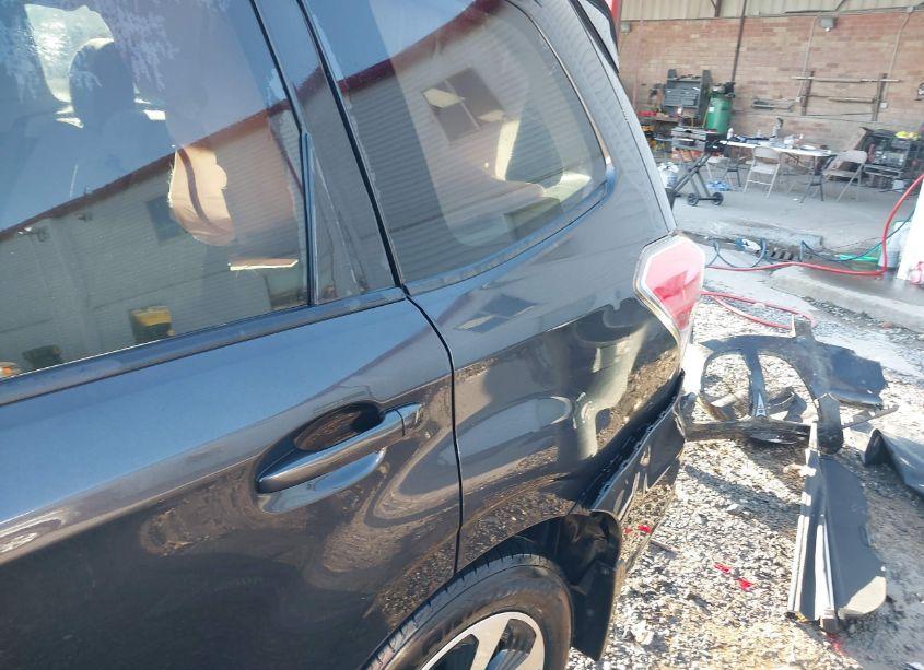 Photo 19 of 2018 Subaru Forester 2.5I PREMIUM (VIN JF2SJAEC0JH431764)