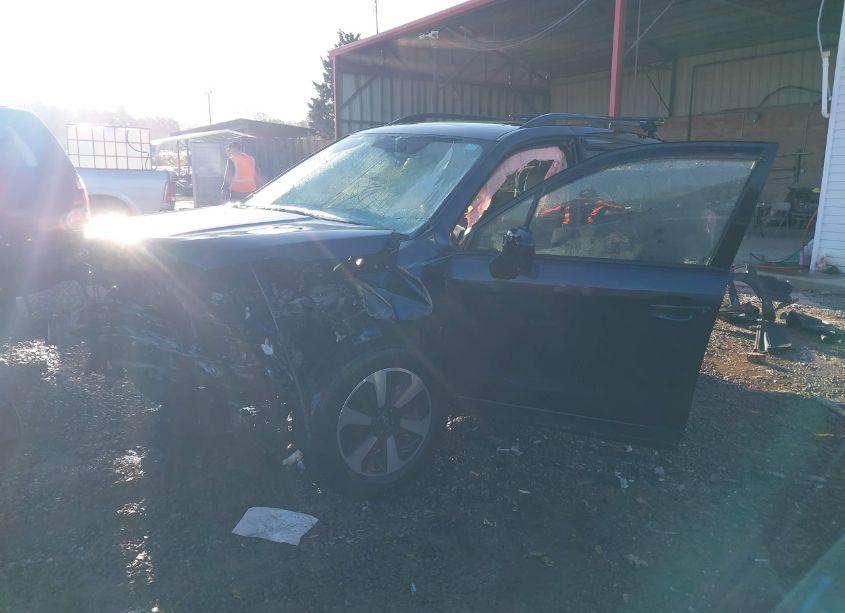 Photo 2 of 2018 Subaru Forester 2.5I PREMIUM (VIN JF2SJAEC0JH431764)