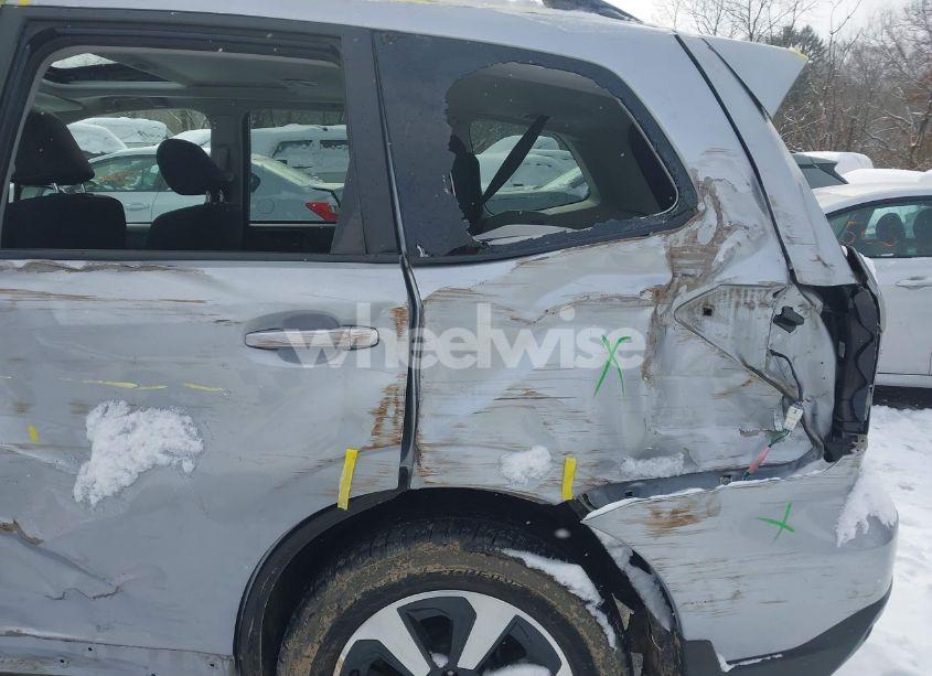 Photo 18 of 2018 Subaru Forester 2.5I PREMIUM (VIN JF2SJAEC0JH537583)