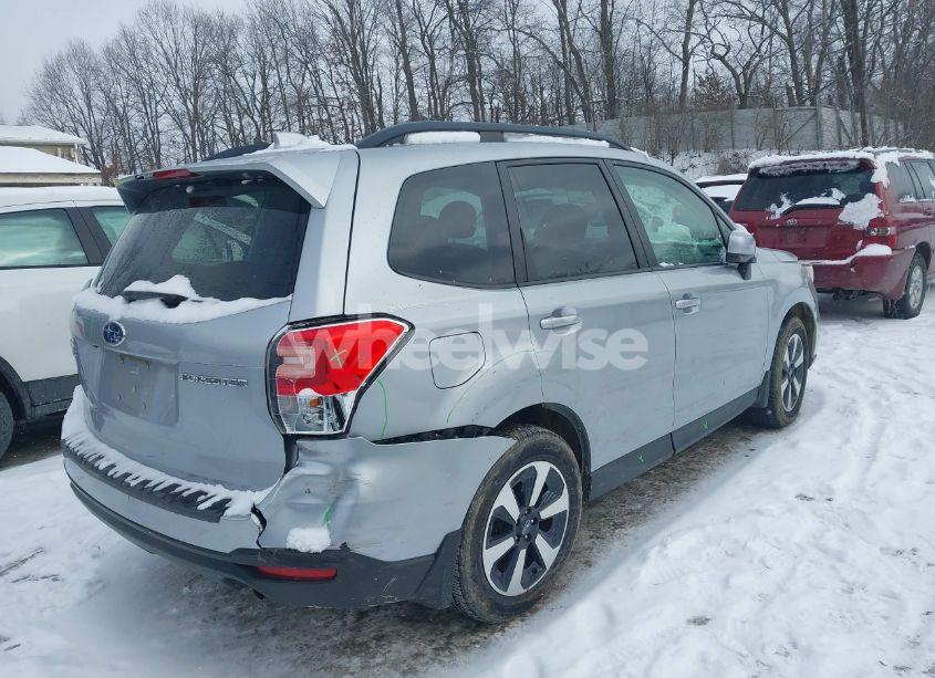 Photo 4 of 2018 Subaru Forester 2.5I PREMIUM (VIN JF2SJAEC0JH537583)