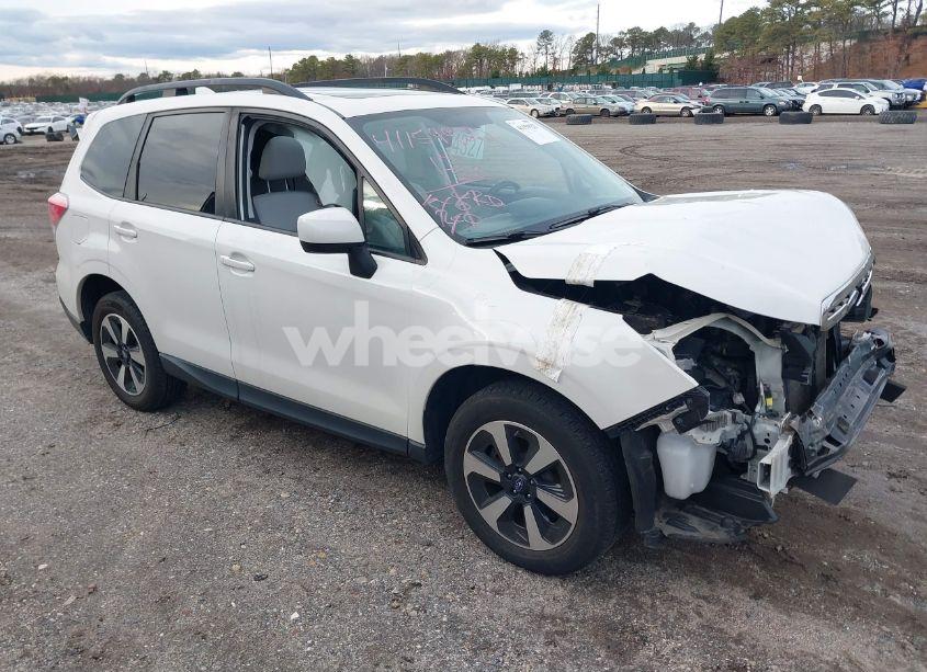 2018 Subaru Forester 2.5I PREMIUM (VIN JF2SJAEC0JH605610) main photo