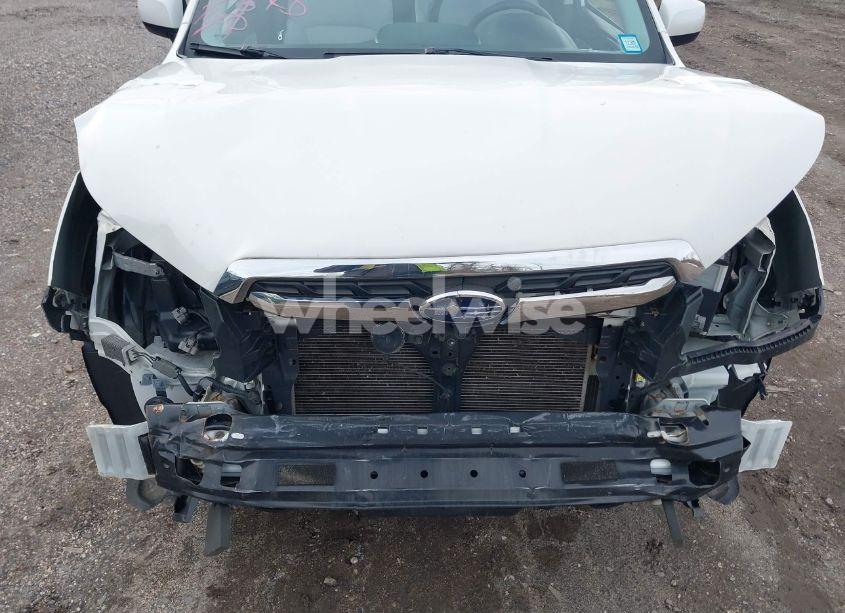 Photo 6 of 2018 Subaru Forester 2.5I PREMIUM (VIN JF2SJAEC0JH605610)