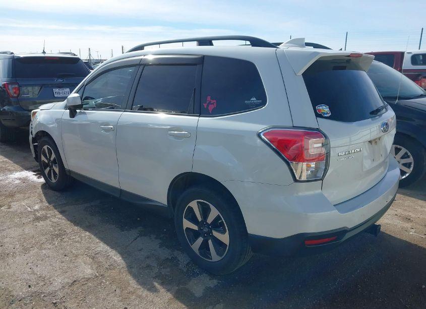 Photo 3 of 2017 Subaru Forester 2.5I PREMIUM (VIN JF2SJAEC1HH410464)