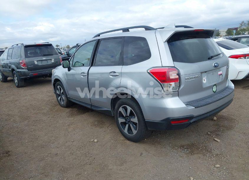 Photo 3 of 2017 Subaru Forester 2.5I PREMIUM (VIN JF2SJAEC1HH417897)