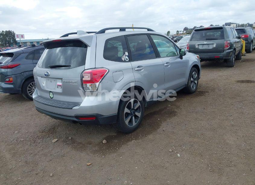Photo 4 of 2017 Subaru Forester 2.5I PREMIUM (VIN JF2SJAEC1HH417897)