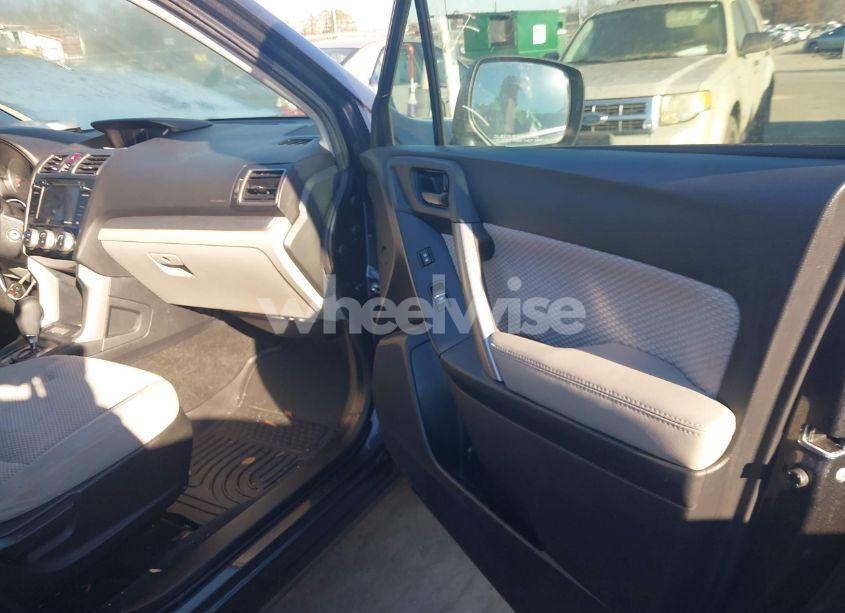 Photo 5 of 2017 Subaru Forester 2.5I PREMIUM (VIN JF2SJAEC1HH485164)