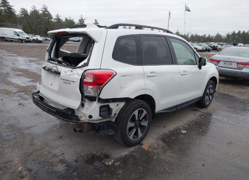 Photo 4 of 2017 Subaru Forester 2.5I PREMIUM (VIN JF2SJAEC1HH554922)