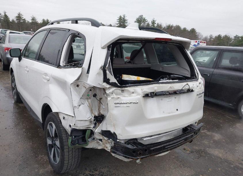 Photo 6 of 2017 Subaru Forester 2.5I PREMIUM (VIN JF2SJAEC1HH554922)