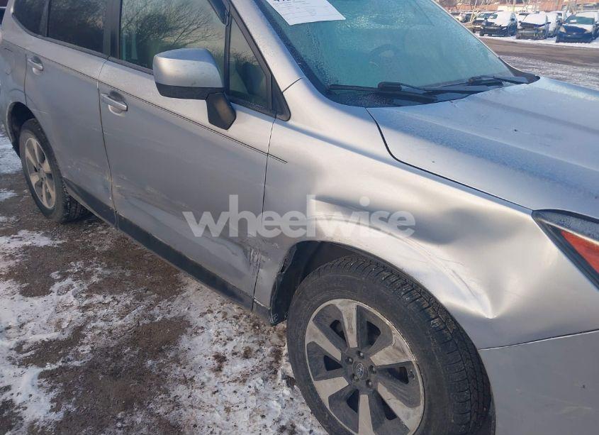 Photo 6 of 2017 Subaru Forester 2.5I PREMIUM (VIN JF2SJAEC1HH567914)