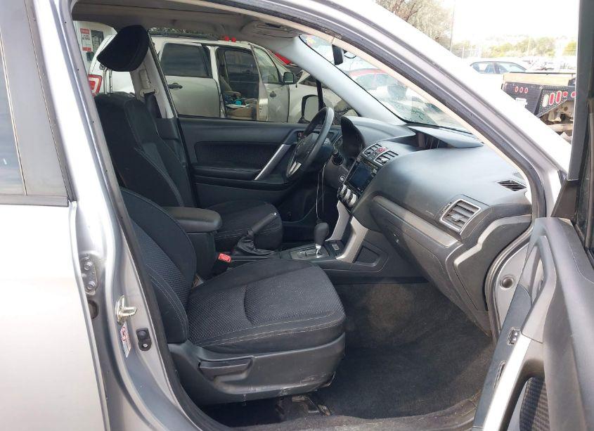 Photo 5 of 2017 Subaru Forester 2.5I PREMIUM (VIN JF2SJAEC1HH570473)