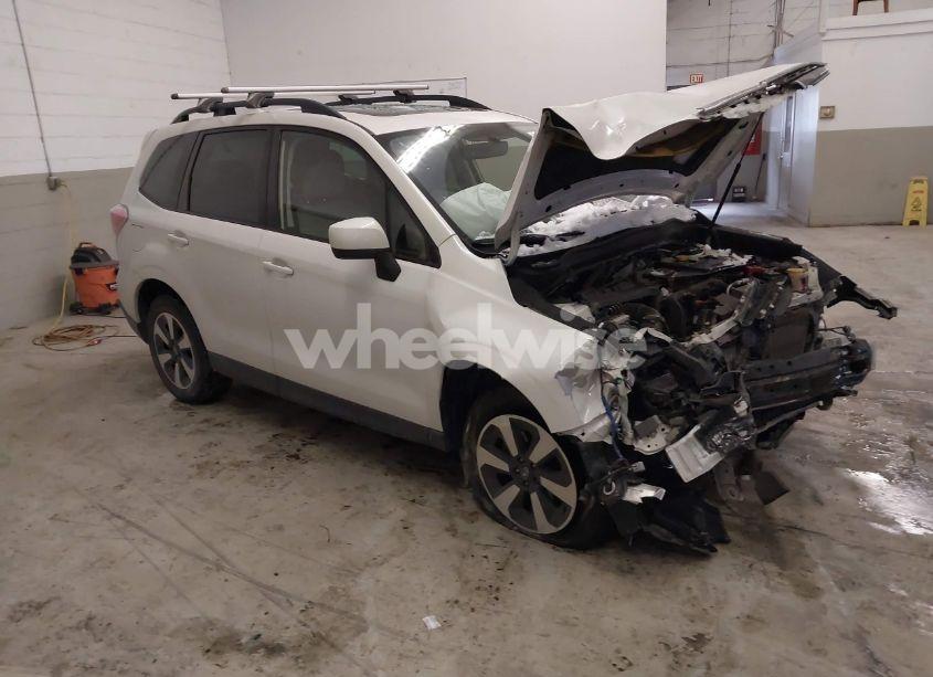 2017 Subaru Forester 2.5I PREMIUM (VIN JF2SJAEC1HH592148) main photo