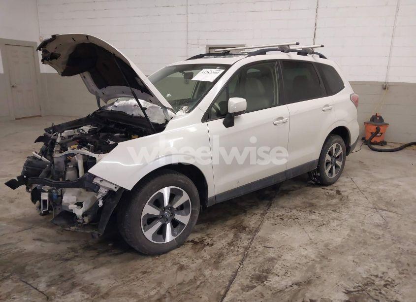 Photo 2 of 2017 Subaru Forester 2.5I PREMIUM (VIN JF2SJAEC1HH592148)