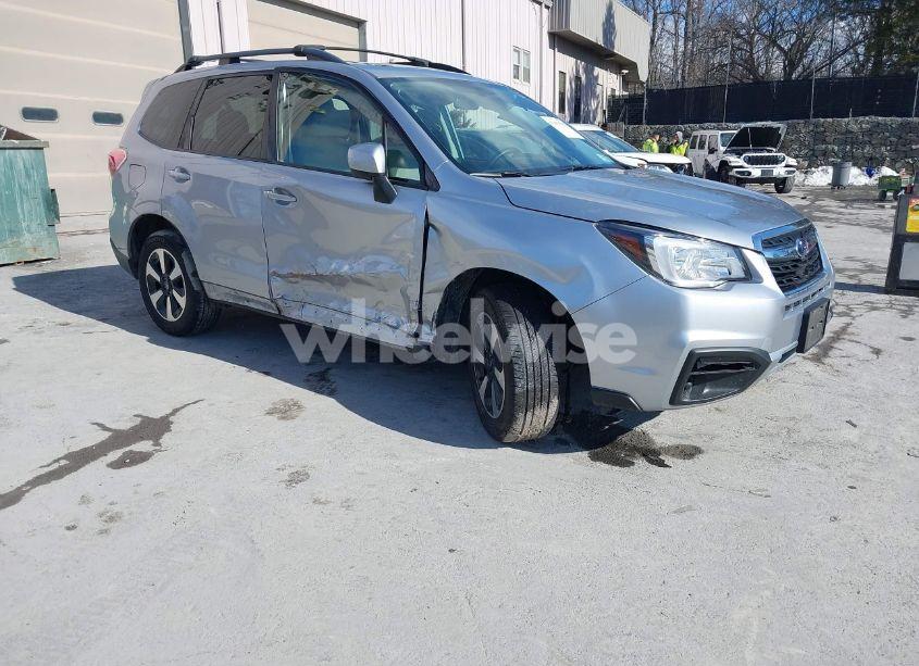 2018 Subaru Forester 2.5I PREMIUM (VIN JF2SJAEC1JH419431) main photo