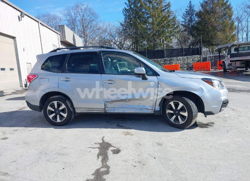 Photo 13 of 2018 Subaru Forester 2.5I PREMIUM (VIN JF2SJAEC1JH419431)