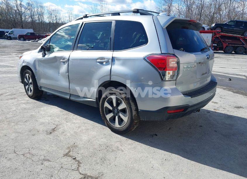 Photo 3 of 2018 Subaru Forester 2.5I PREMIUM (VIN JF2SJAEC1JH419431)
