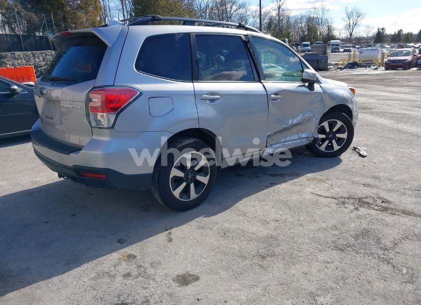 Photo 4 of 2018 Subaru Forester 2.5I PREMIUM (VIN JF2SJAEC1JH419431)