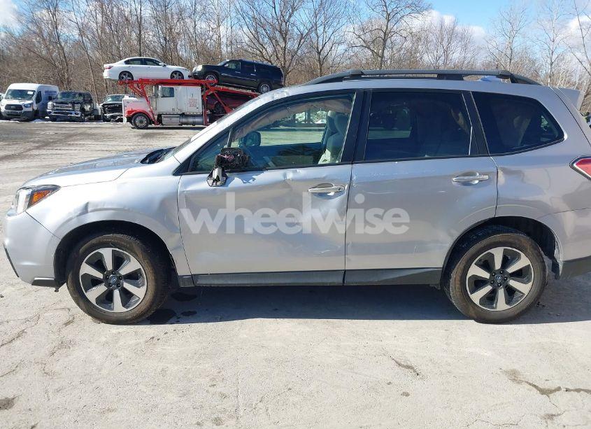 Photo 6 of 2018 Subaru Forester 2.5I PREMIUM (VIN JF2SJAEC1JH419431)
