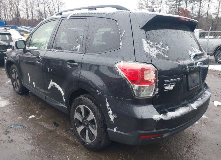 Photo 3 of 2018 Subaru Forester 2.5I PREMIUM (VIN JF2SJAEC1JH482402)
