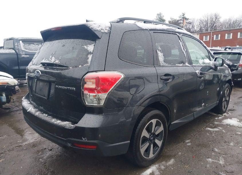 Photo 4 of 2018 Subaru Forester 2.5I PREMIUM (VIN JF2SJAEC1JH482402)