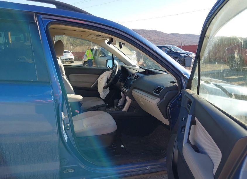 Photo 5 of 2017 Subaru Forester 2.5I PREMIUM (VIN JF2SJAEC2HH568439)