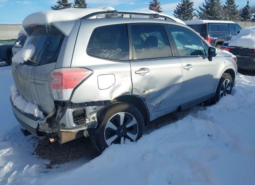 Photo 4 of 2018 Subaru Forester 2.5I PREMIUM (VIN JF2SJAEC2JH596781)
