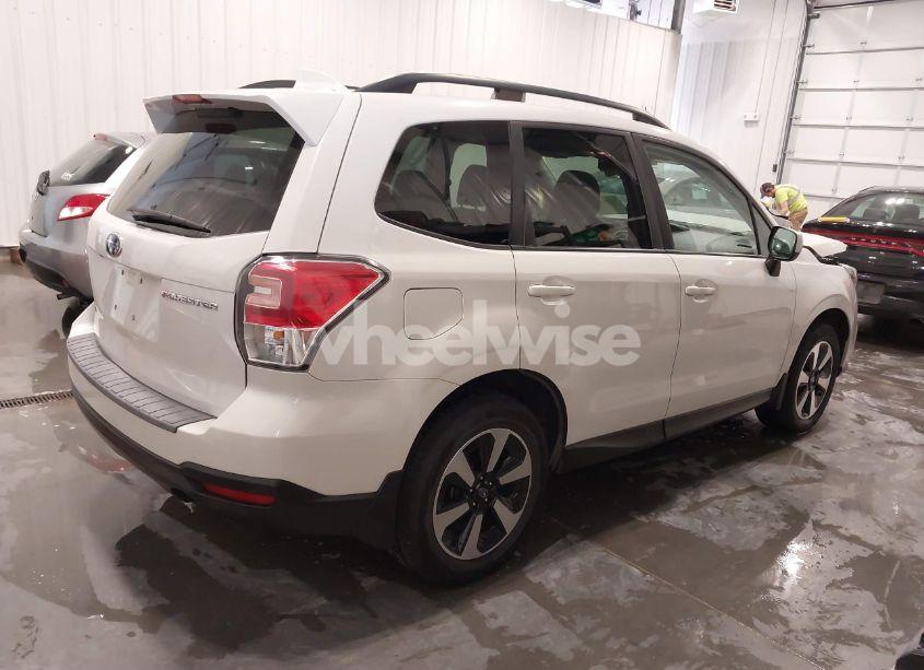 Photo 4 of 2018 Subaru Forester 2.5I PREMIUM (VIN JF2SJAEC3JH545872)