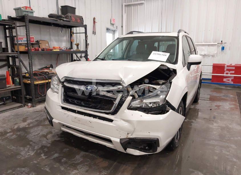 Photo 6 of 2018 Subaru Forester 2.5I PREMIUM (VIN JF2SJAEC3JH545872)