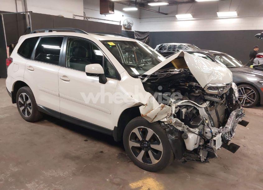 2018 Subaru Forester 2.5I PREMIUM (VIN JF2SJAEC3JH601230) main photo