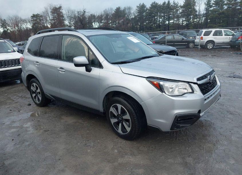 2017 Subaru Forester 2.5I PREMIUM (VIN JF2SJAEC4HH453969) main photo