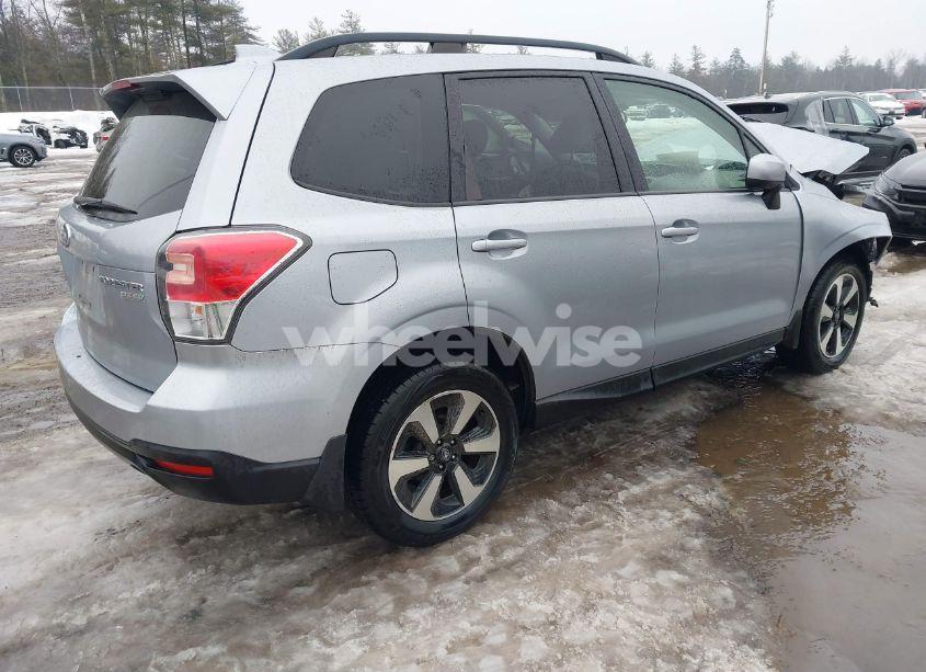 Photo 4 of 2017 Subaru Forester 2.5I PREMIUM (VIN JF2SJAEC4HH489208)