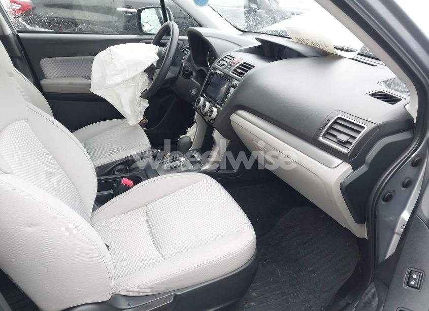 Photo 5 of 2017 Subaru Forester 2.5I PREMIUM (VIN JF2SJAEC4HH489208)